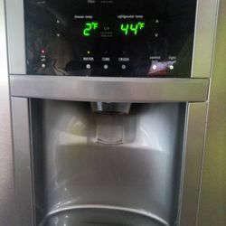 Frigidaire Refrigerator 