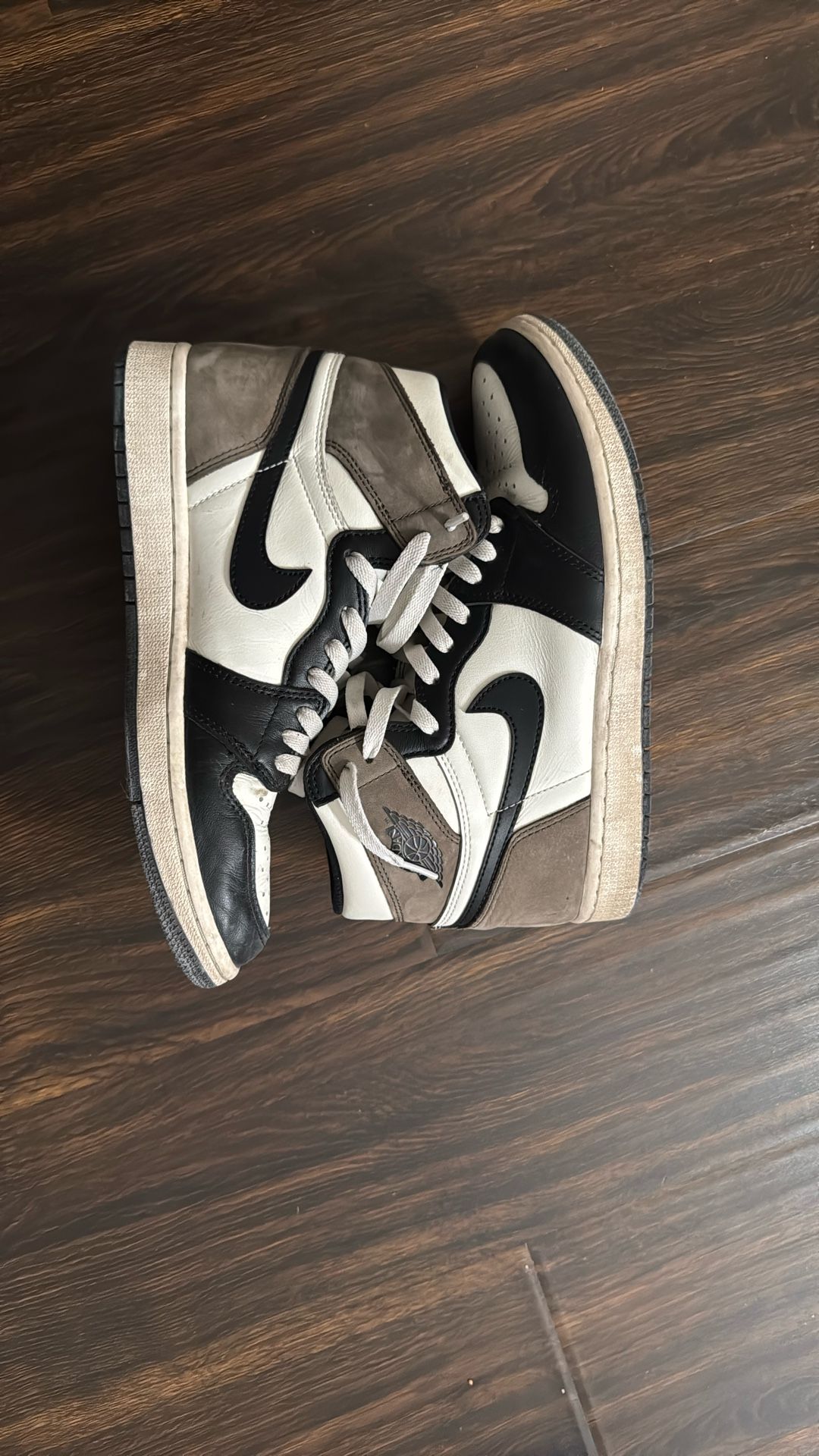 Jordan 1 Mocha Size 8.5 (NO BOX)