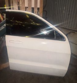 2016 Jeep gran Cherokee passenger door