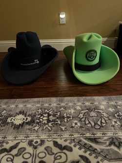 Oversized novelty cowboy hat
