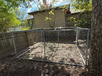 Chainlink dog kennel / dog run / cage large 10 ft x 10 ft