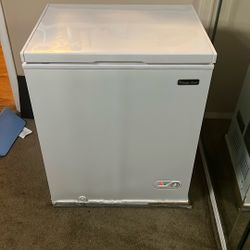 Magic Chef Deep Freezer 