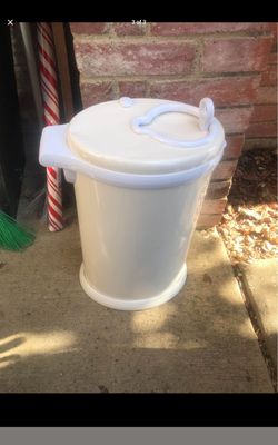 Diaper pail