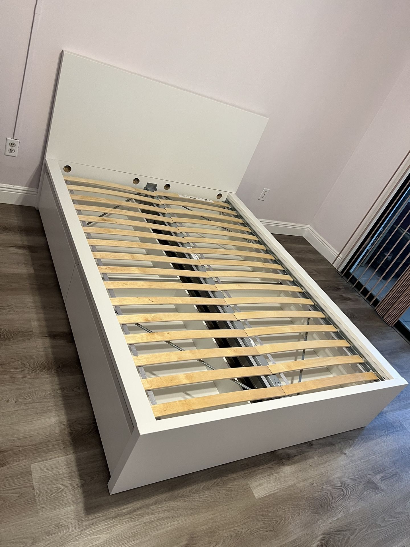 Free Queen-sized Bed And Frame