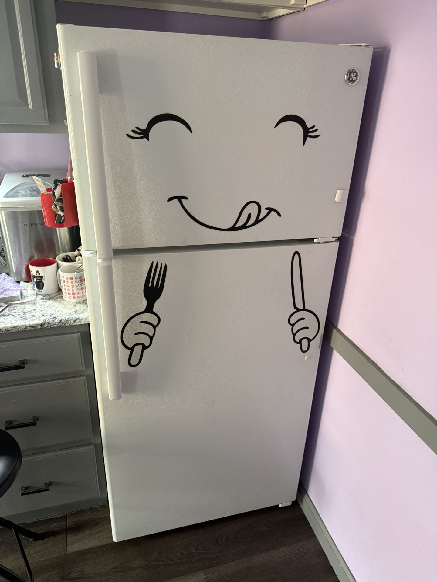 GE Refrigerator