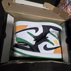 Nike Air Jordan 1 Mid
Oakland Men's Size 9.5 Or Women's Size 11 Amazing Like New Condition With Og Box