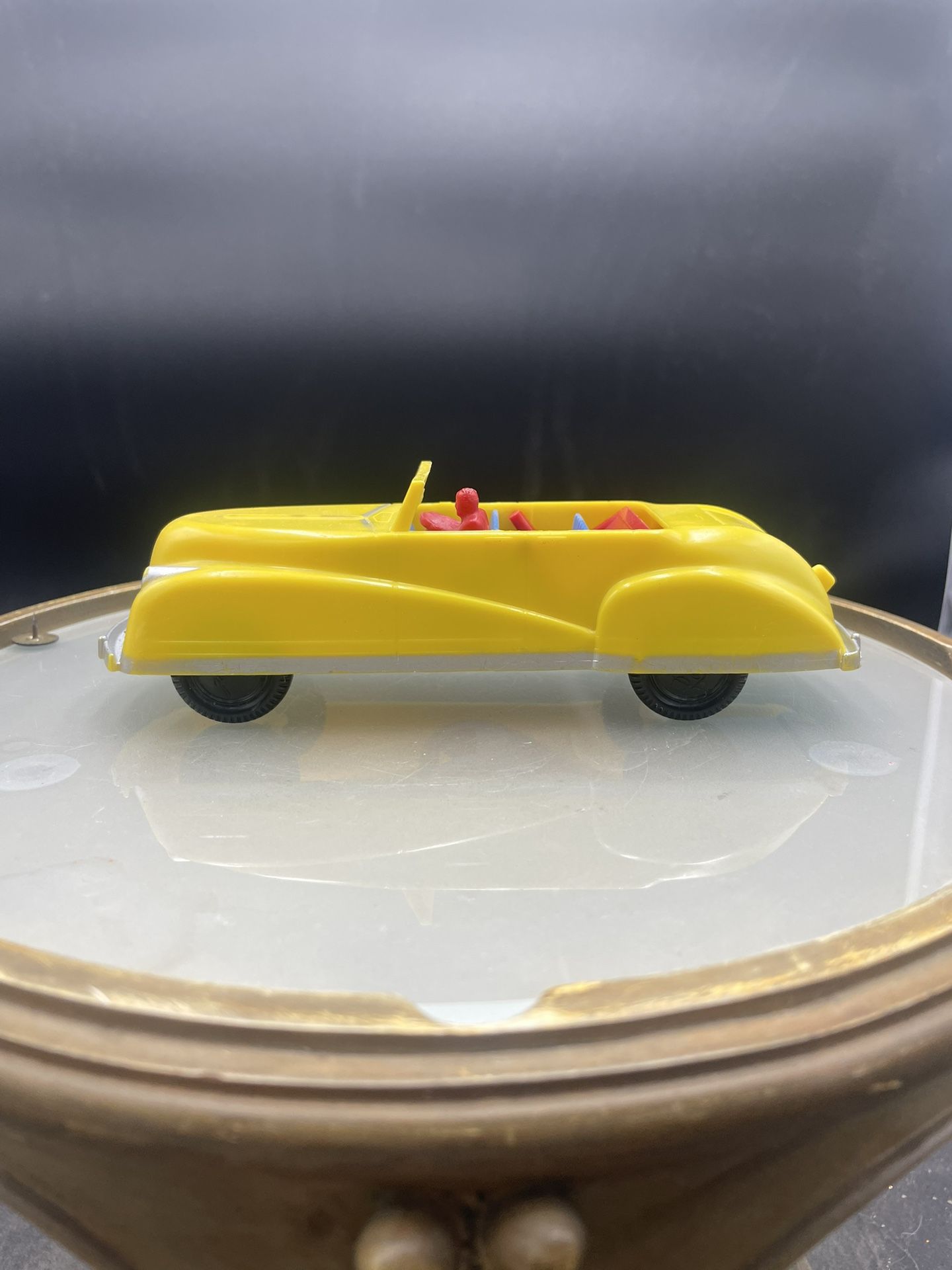 1940’s Renwal #39 Convertible Sedan Car Yellow W Red Top Trunk Opens USA 6.5”