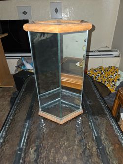 Mirror stand