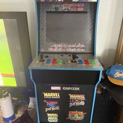 Arcade 1up Marvel Vs Capcom With Stool