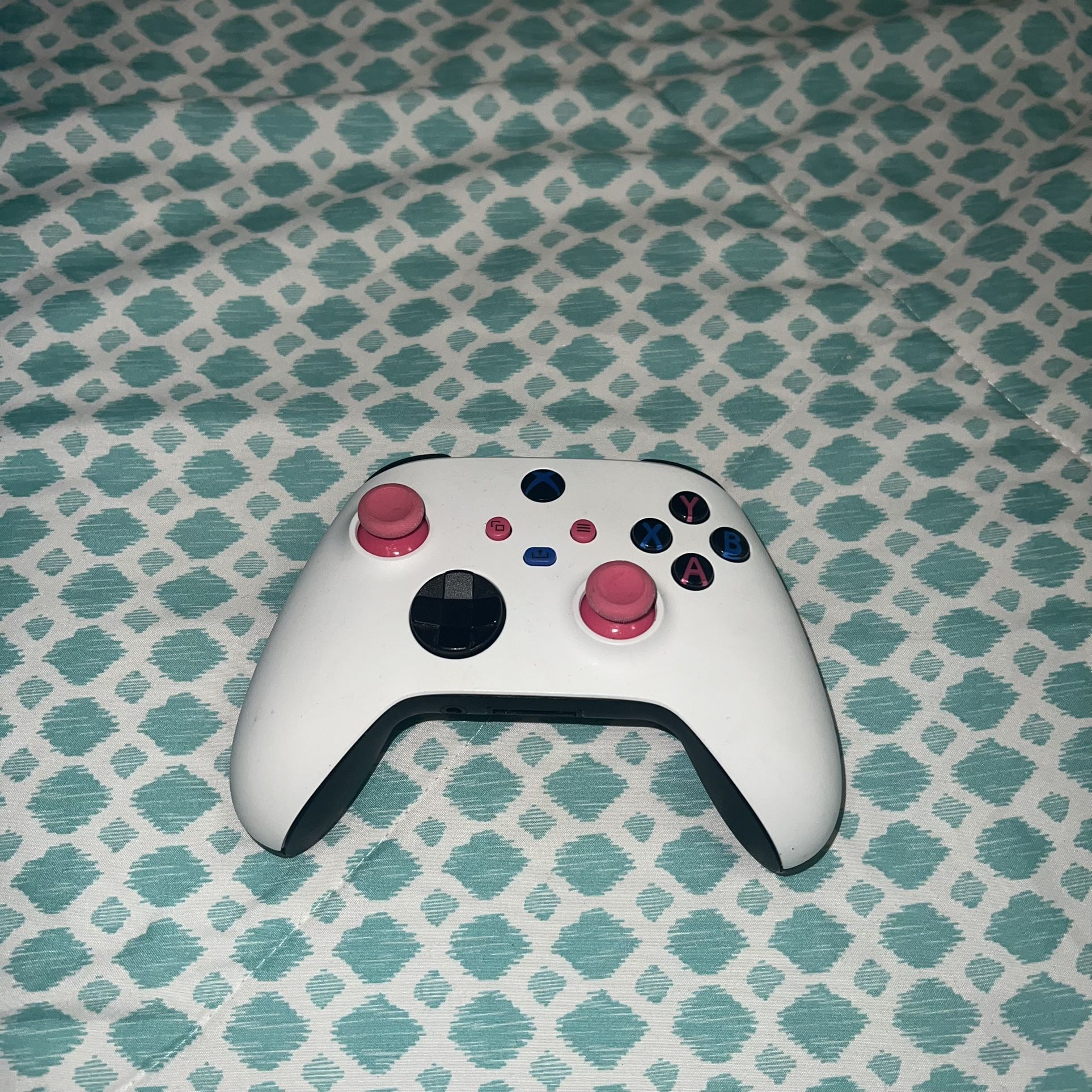 White XBox Wireless Controller With Pink Buttons