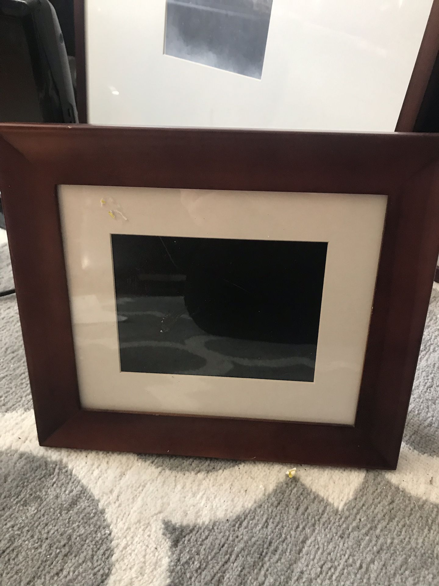 Digital photo frames works good