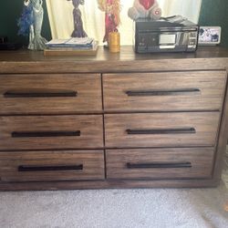 Dresser 