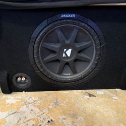10" KICKER COMPETITION SUB W/ BOX 