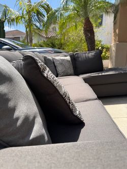 Beautiful two-piece sectional