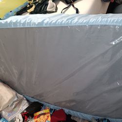 Two Twin Beds And Mattress 