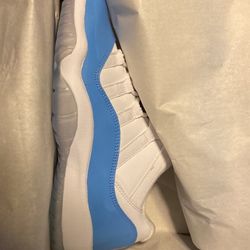 Jordan 11 low University Blue