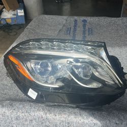 2017-2019 Mercedes GLS-Class RH Passenger Side LED Headlight A16690six3203 OEM