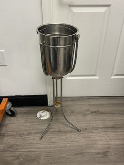 Champagne Bucket 