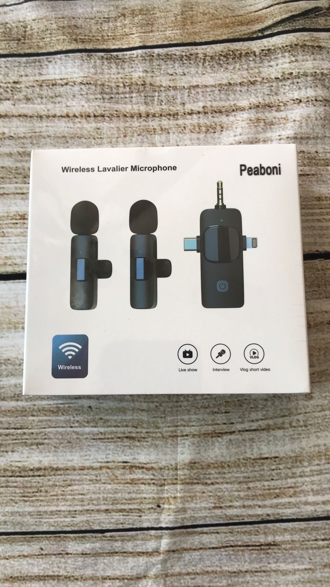 Wireless Lavalier Microphone for iPhone iPad, Professional Lapel Mics, Wireless Mini Mic Plug-Play, Dual Microphone for Video Recording Interview Conf