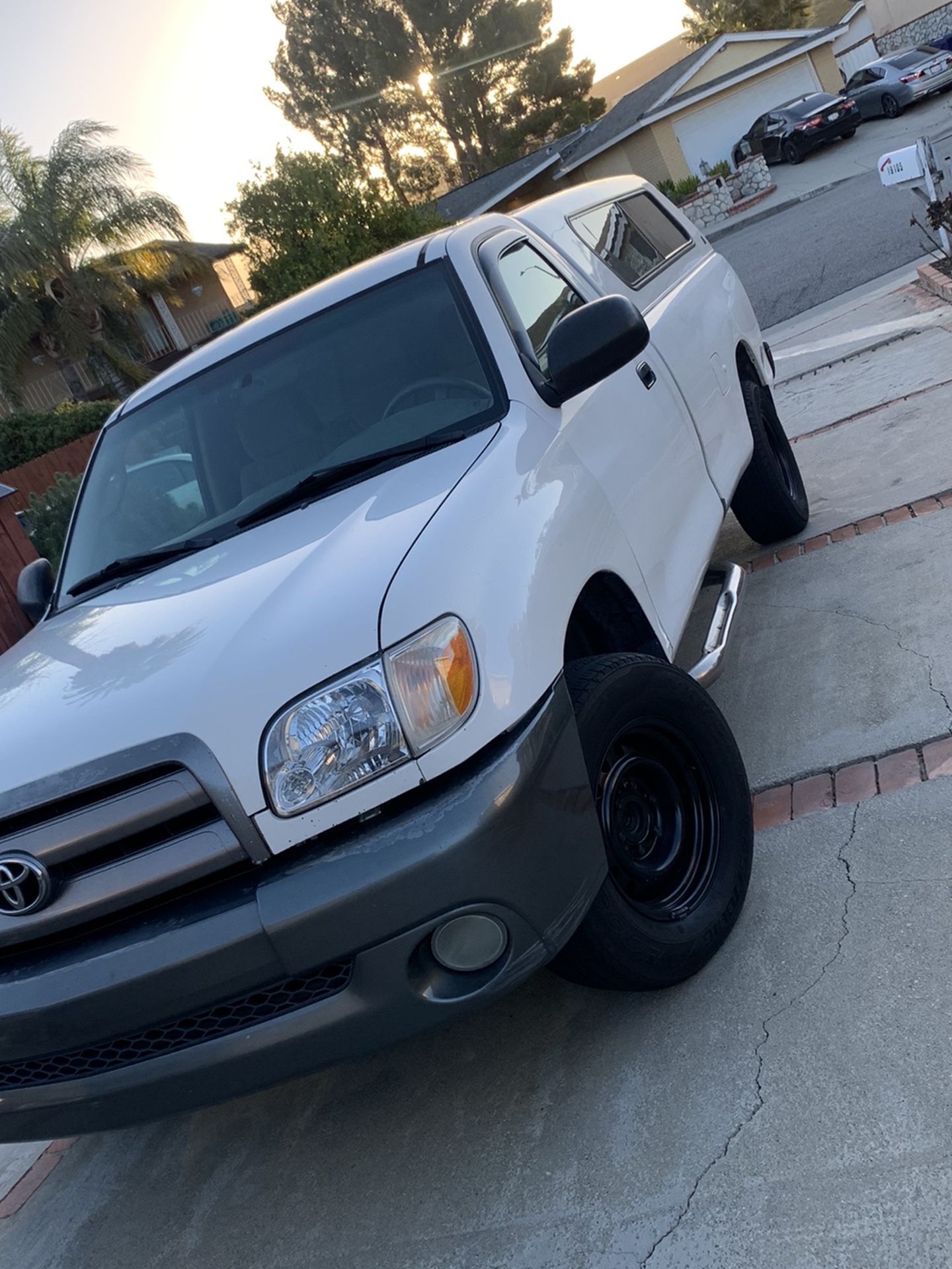 Camper Shell Toyota Tundra 2005 8 Feet Long