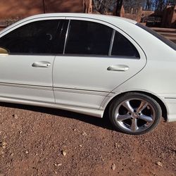 2005 Mercedes-Benz C-Class