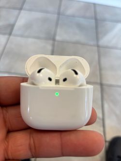 AirPods 4