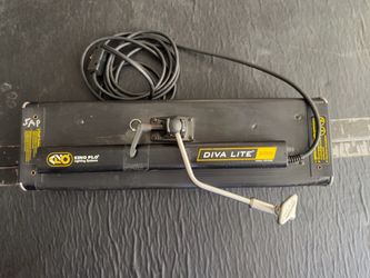 Kino Flo Diva Lite 200 Fluorescent Light