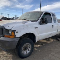 2001 Ford F250 XL 5.4L V8 Superduty 4X4 Partout for Parts Only (509) Is Área Code