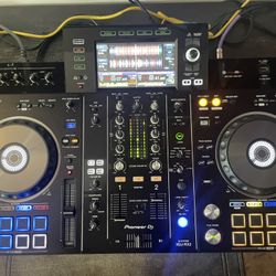 Pioneer XDJ RX2 w/ Heavy Duty Road Case