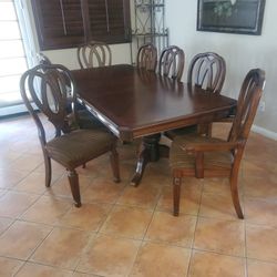 Dinning Table