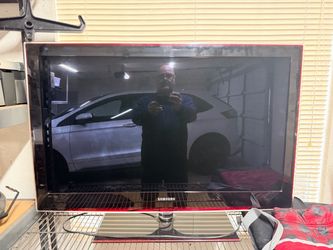 Samsung 40” LCD Television