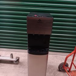 Filtered Water Dispenser Avalon Amazing Condition