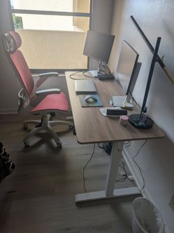Standup office desk and chair