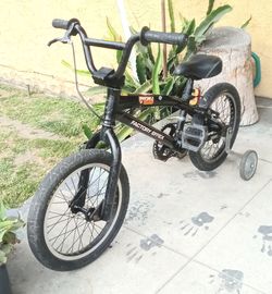 16 INCH GIANT GFR RACING BMX BOY'S BICYCLE — READY TO RIDE