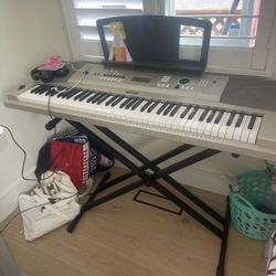 Keyboard , Stand , Musicians Chair 