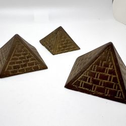 SET OF 3 VINTAGE Egyptian Pyramids Small Cast Brass Metal Nesting Paperweights 