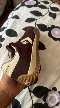 Converse burgundy