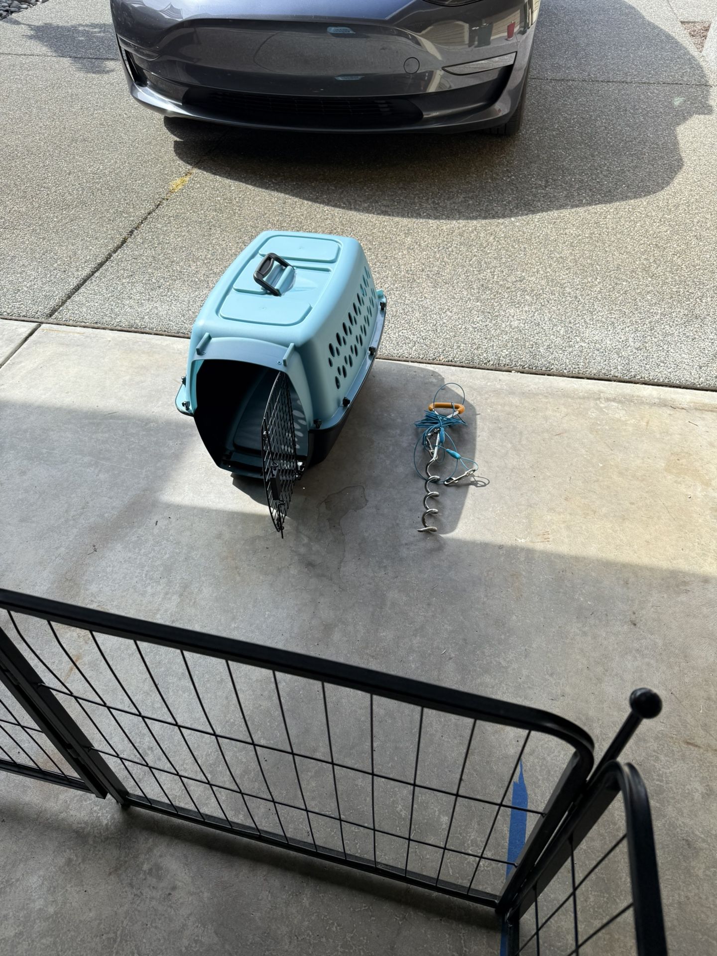 Small Dog Carrier/Crate