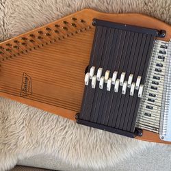 Autoharp by Oscar Schmidt