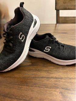 Women’s Skechers S Sport size 8.5