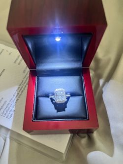 Lab grown diamond ring
