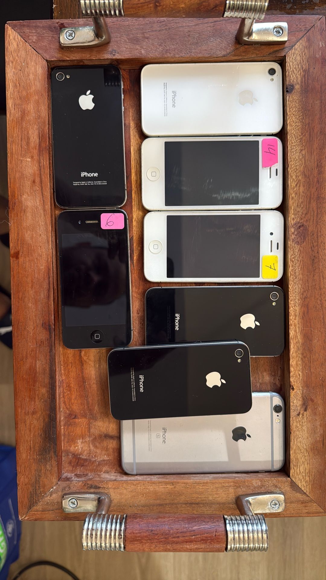 Lots Of 10 Different IPhone Only For 250$ 4S,5s, 6 Plus And 7 Plus