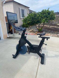 MYX Studio 5 Bike With Arm