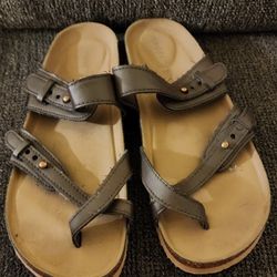 Madden Girl Brown Sandals Sz 8