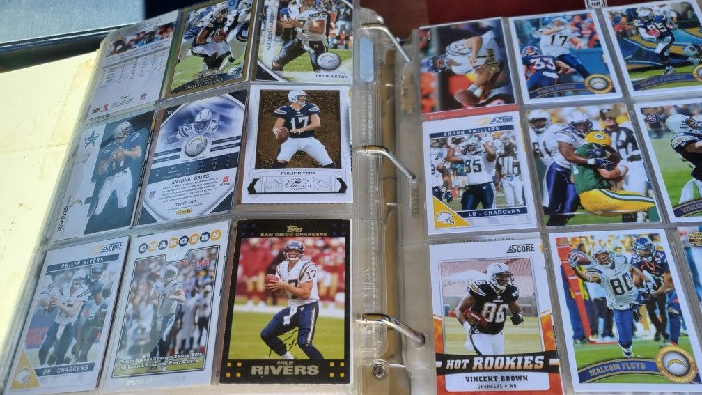 Lot of ten sports cards binders football baseball basketball $15 each