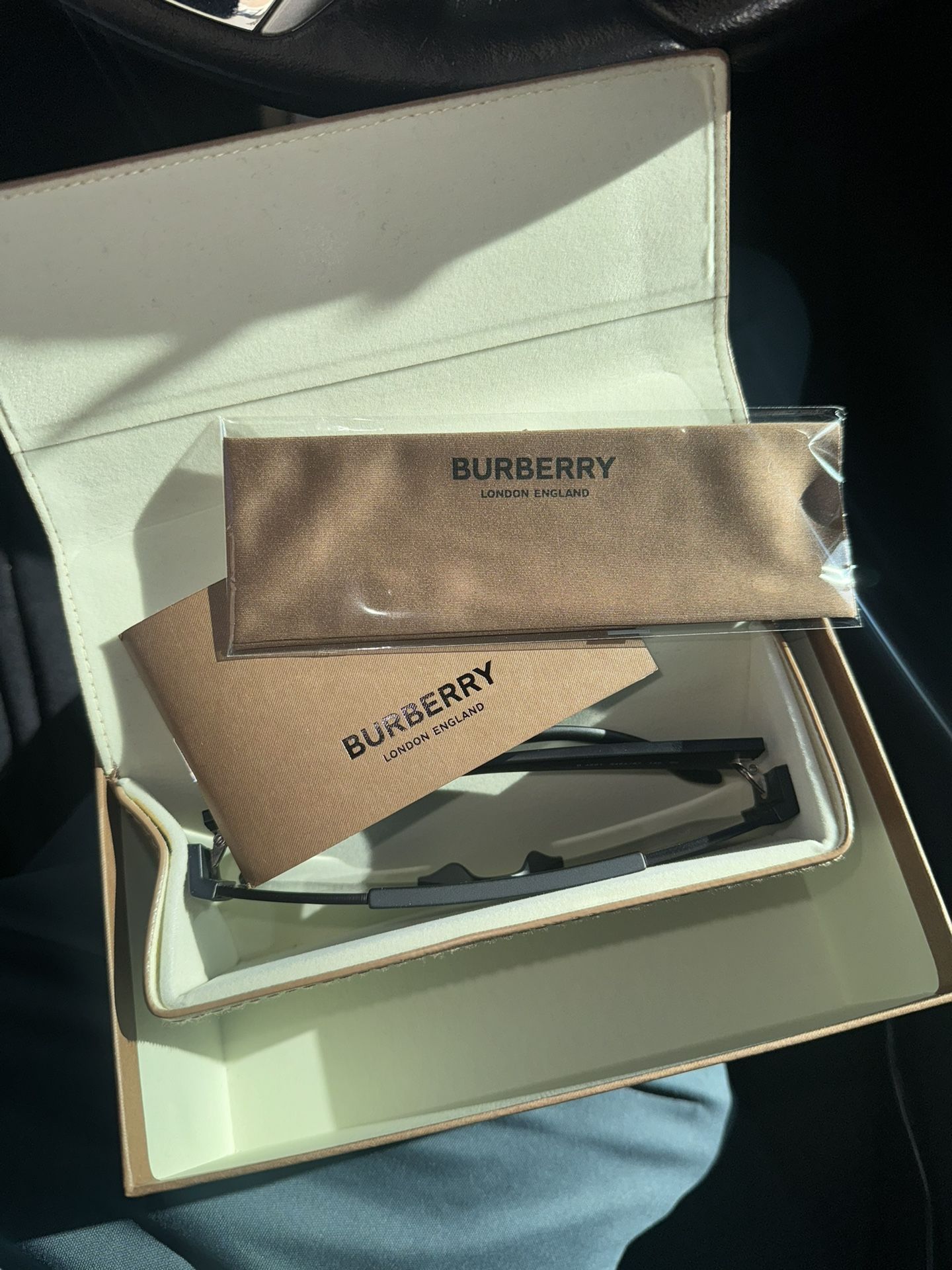 Burberry Sun Glasses