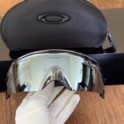 Oakley Kato