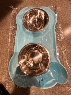 Double 4” Pet Bowl And Rubber Holder