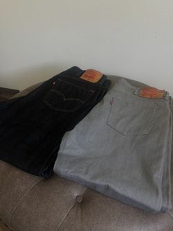 Levi’s 501s 42x32