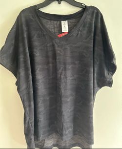 Soft tee size XL -New